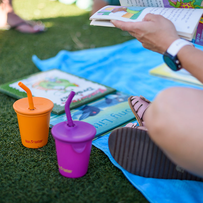 kid-s-sippy-cup-and-water-bottle-set-z6 10oz_kids_cups_straw_reading_blanket_square.jpg
