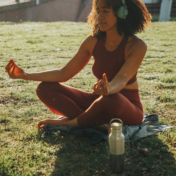 12oz-rise-reflect-with-bamboo-cap-m0 16oz_rise_reflect_yoga_park_headphones_square.jpg
