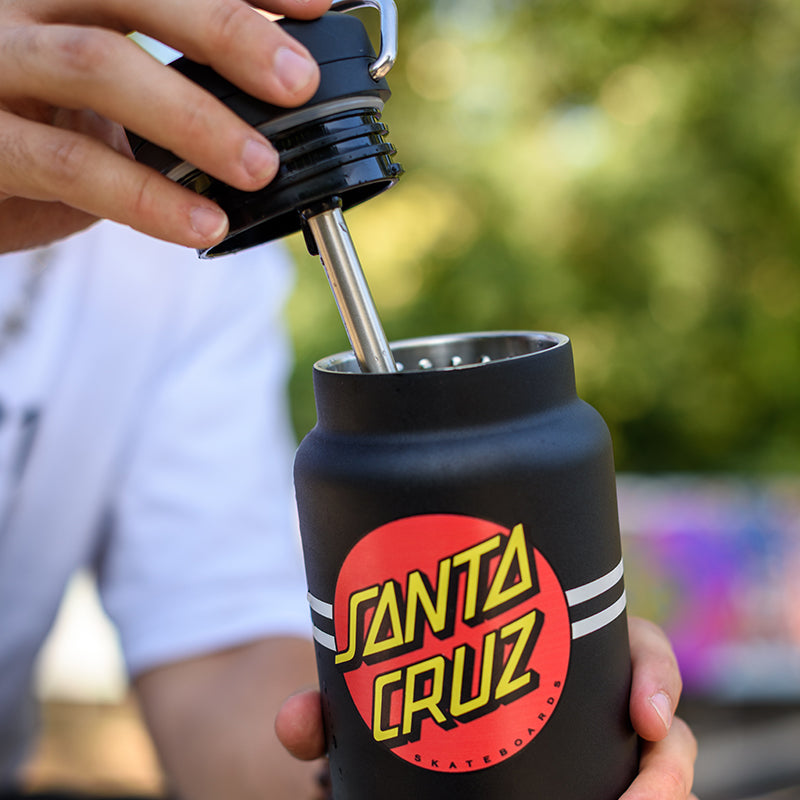 32oz-tkwide-with-twist-cap-santa-cruz-x3 32oz_tkwide_twist_water_bottle_santacruz_dot_lidoff_square.jpg