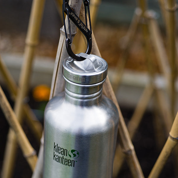 classic-steel-loop-cap-j7 40oz_bottle_steel_loop_cap_lifestyle.jpg