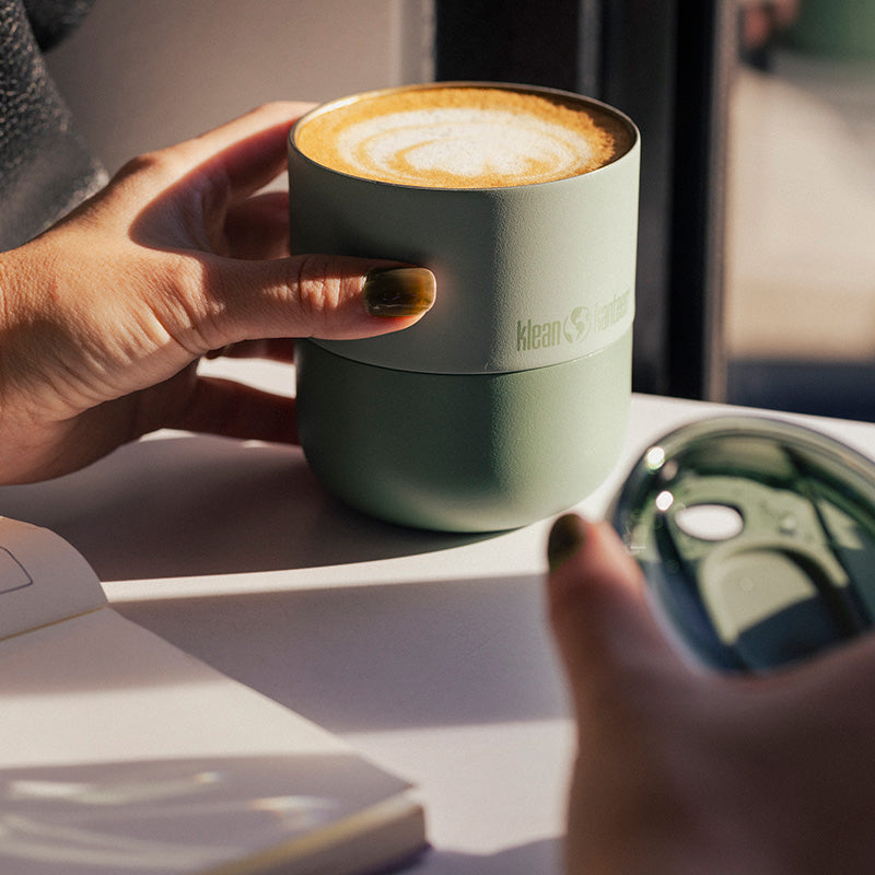 slide-lid-i0 8oz_rise_lowball_iceberg_coffee_espresso_sun_slide_lid_closeup_square.jpg