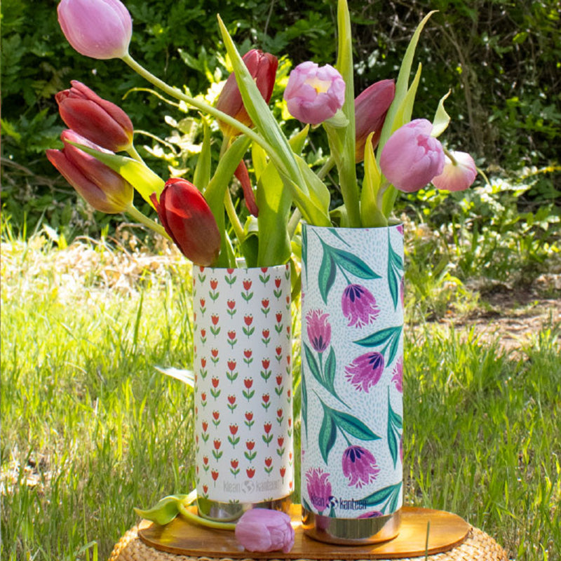 16oz-tkwide-with-cafe-red-tulips-t2 bottles_seasonal_spring_flowers_2_square.jpg