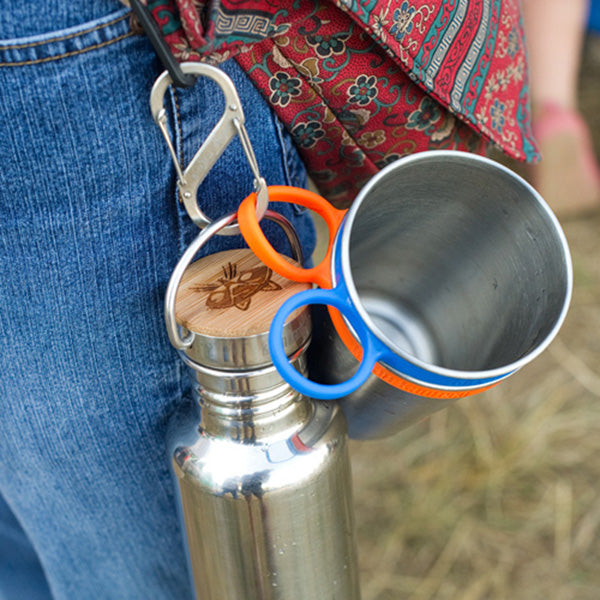 steel-s-biner-3-l4 carabiner_steel_clip_bottle_lifestyle_f9a2dad1-cd06-4894-b3ff-13476b2b5a87.jpg