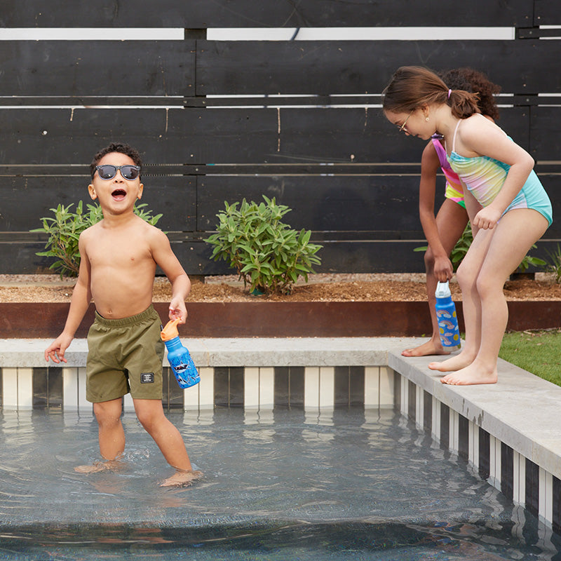12oz-kid-s-classic-with-flip-seal-sport-cap-d1 kid_sport_flip_seal_12oz_boy_pool_square.jpg
