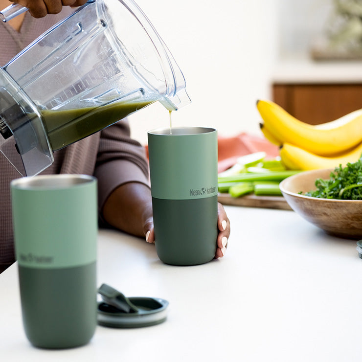 smoothie-set-h8 smoothie_kit_rise_tumbler_smoothie_pour.jpg